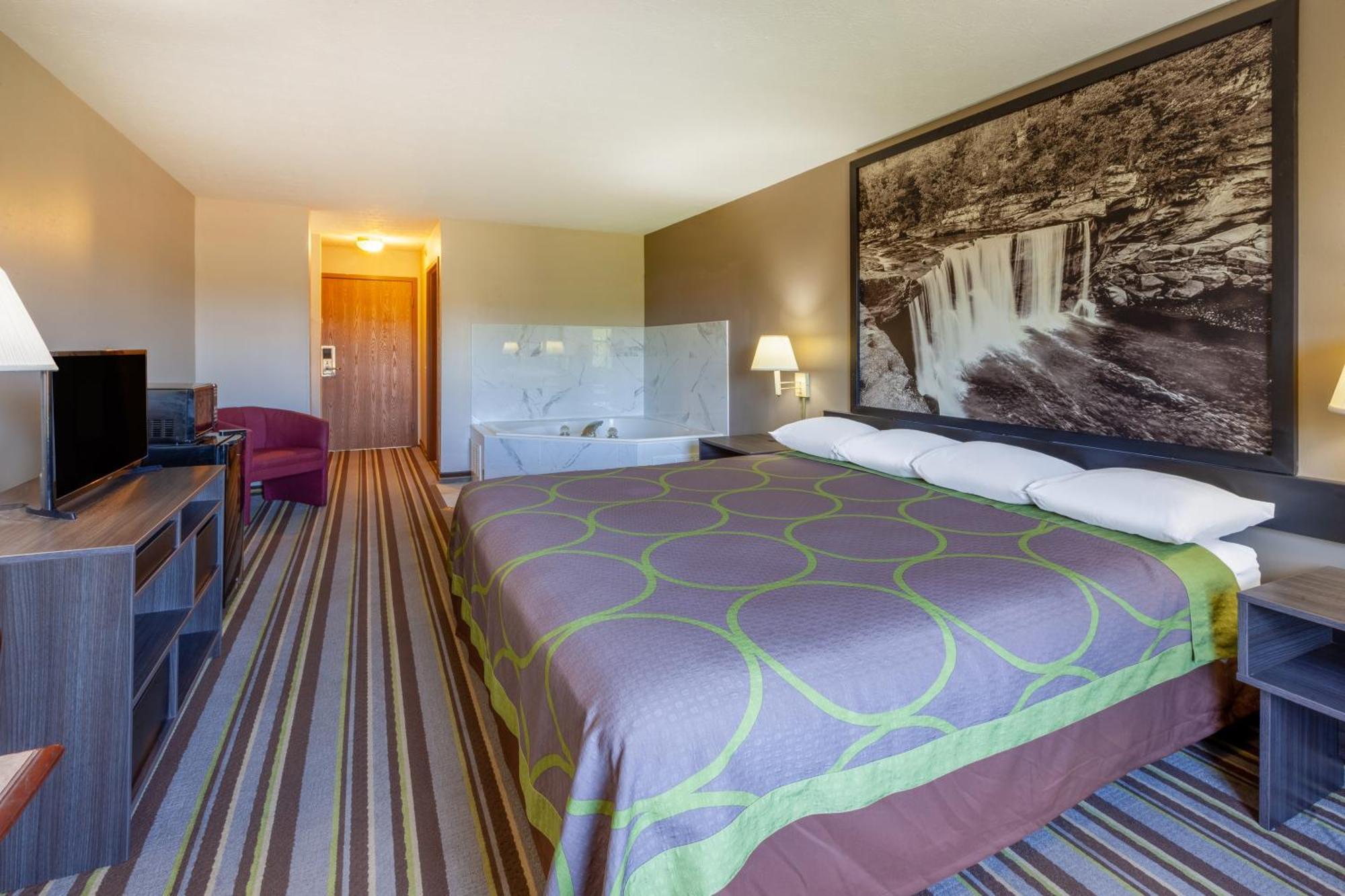 Super 8 by Wyndham La Grange KY Hotel Bagian luar foto