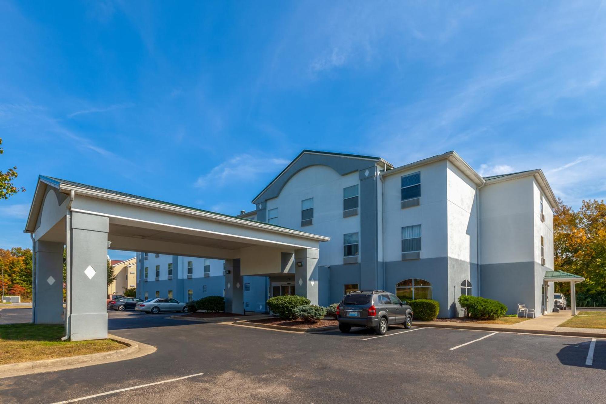 Super 8 by Wyndham La Grange KY Hotel Bagian luar foto